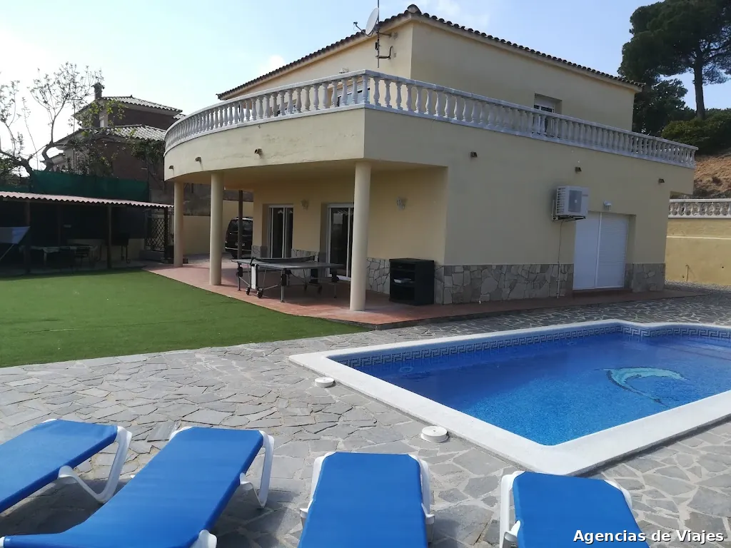 Eva Valverde,Agente turistico y Ventas